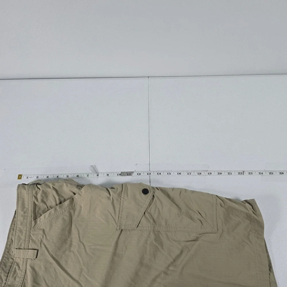 Duluth Trading Co Mens Khaki Tan Nylon Ripstop Cargo Shorts 18262 Size 46 11in